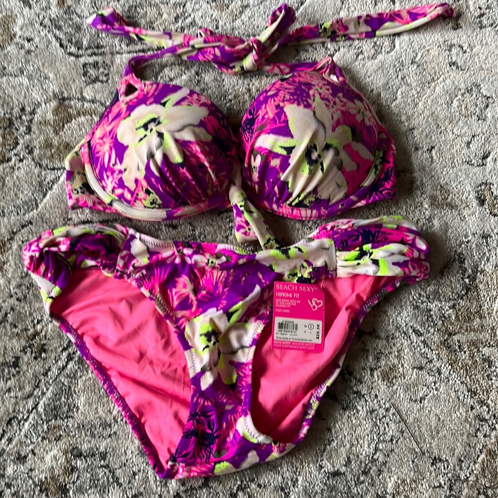 Gorgeous purple floral print bikini Victoria’s Secret 32c/small bottom